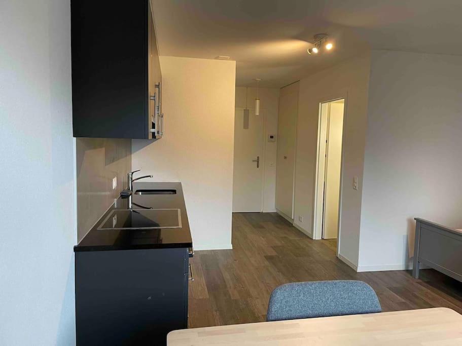 Proche Lausanne: Studio Bien Equipe Apartment Prilly ภายนอก รูปภาพ